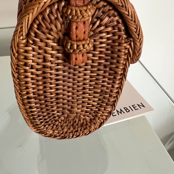 BEMBIEN Woven Rattan Lily Crossbody Bag - Picture 9 of 10